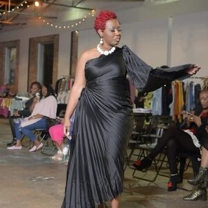 Elegant Black One-Shoulder Gown